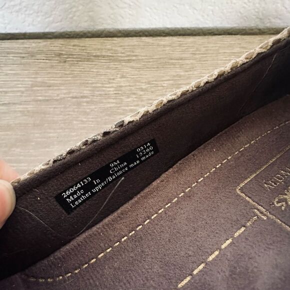 Clarks Snake Print Python Slip-On Shoes 9 - Picture 8 of 9